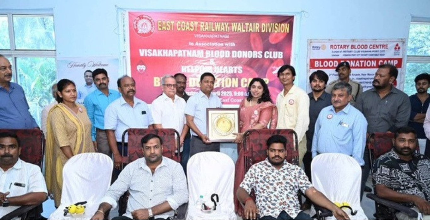 Corporate blood donation camp photo 4