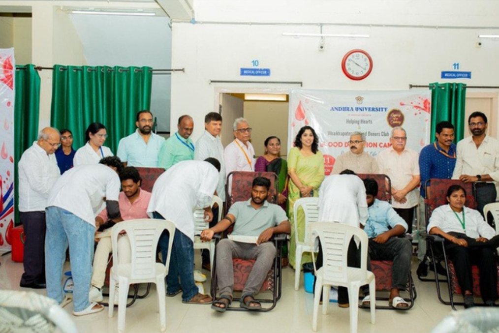 Community blood donation camp photo 2